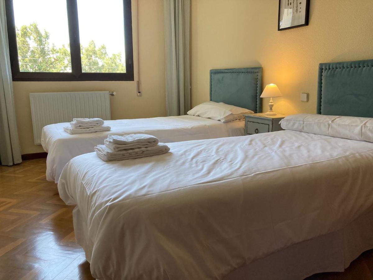 Los Cedros, Gran Chalet Con Piscina Y Apartamento En Navacerrada Dış mekan fotoğraf