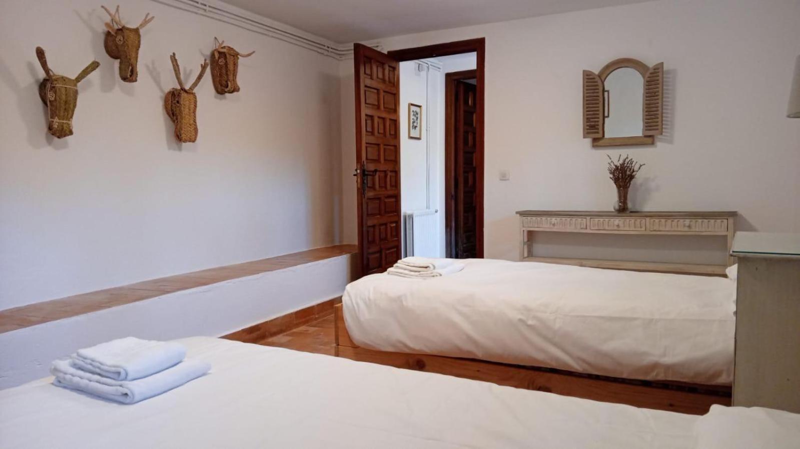 Los Cedros, Gran Chalet Con Piscina Y Apartamento En Navacerrada Dış mekan fotoğraf