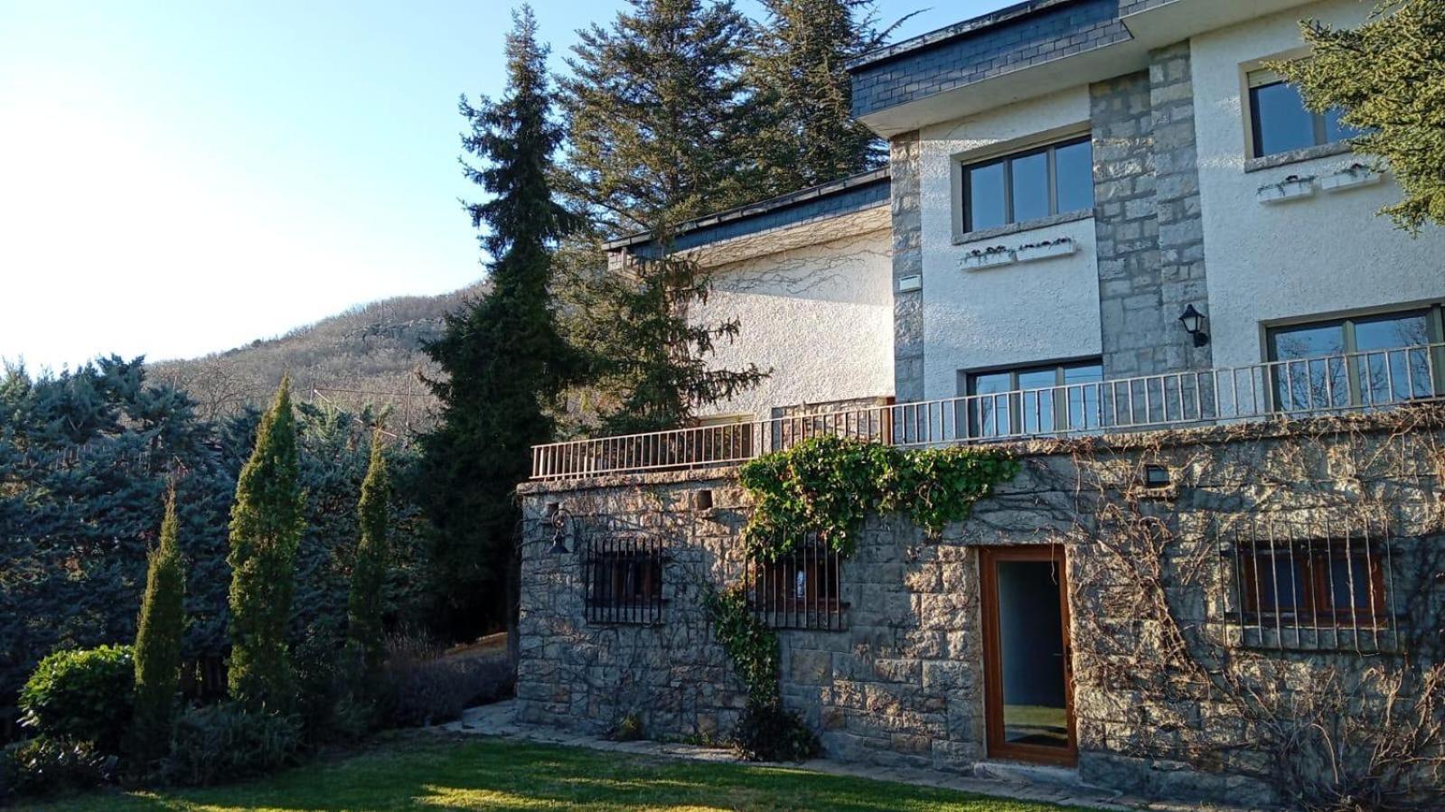 Los Cedros, Gran Chalet Con Piscina Y Apartamento En Navacerrada Villa Dış mekan fotoğraf